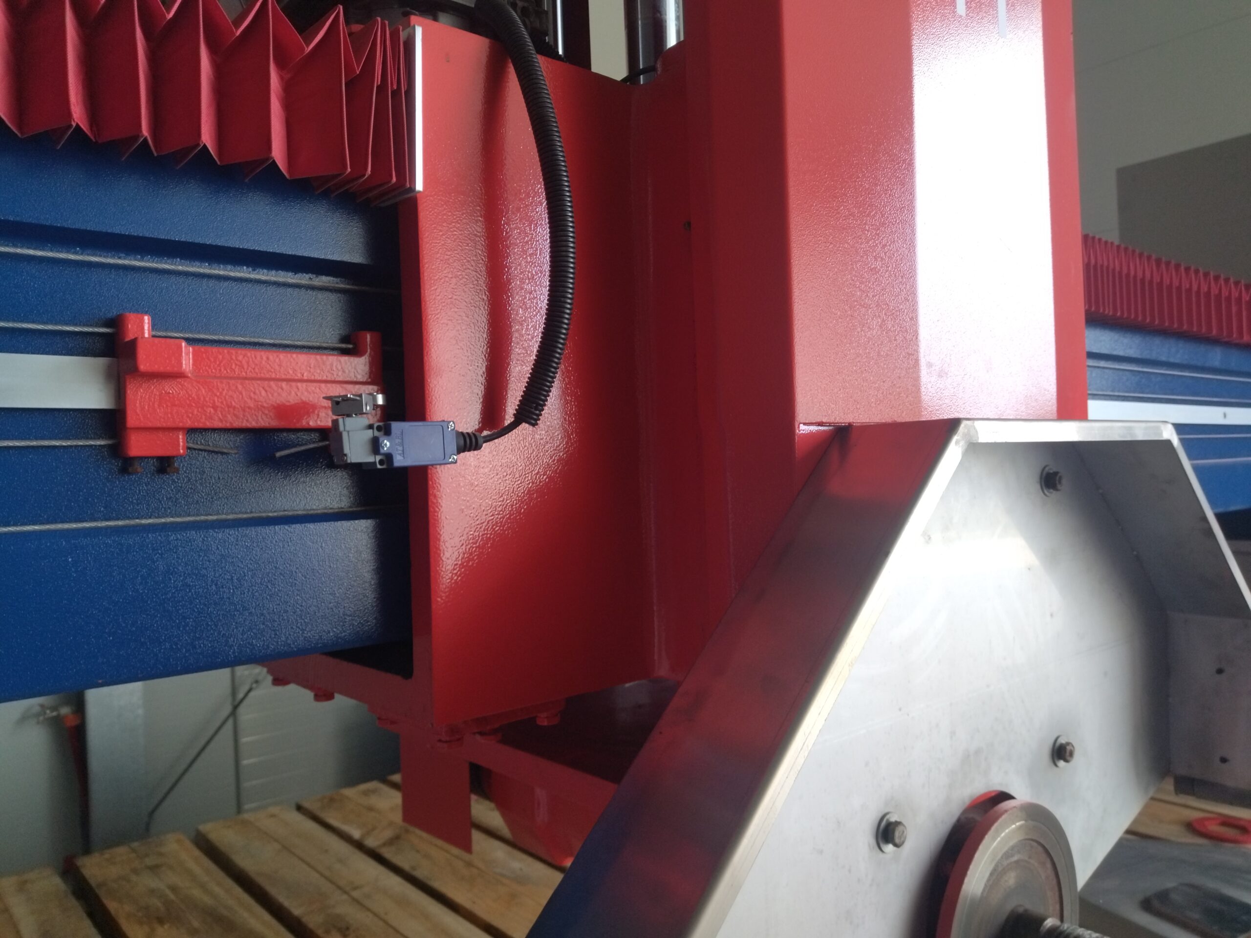 Cyrkularka do cięcia prostego DLQ 700H (17)